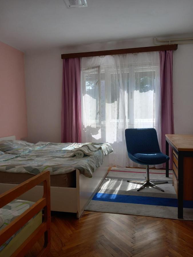 & Murgle Hostel *