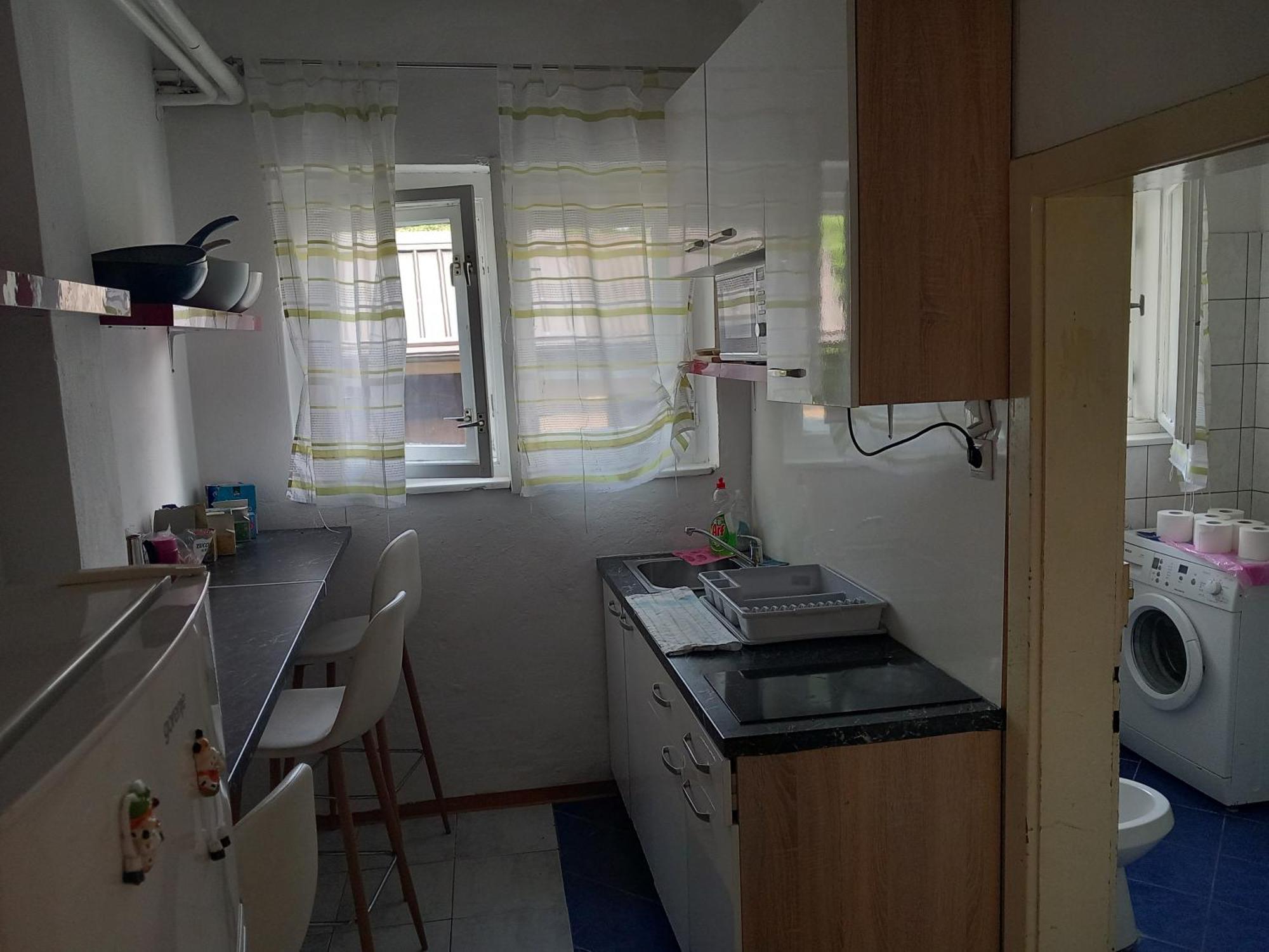 & Murgle Hostel *