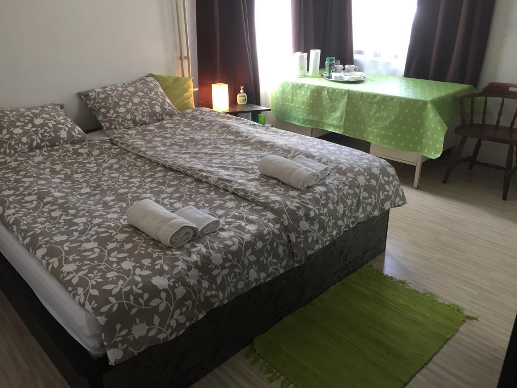 & Murgle Hostel *