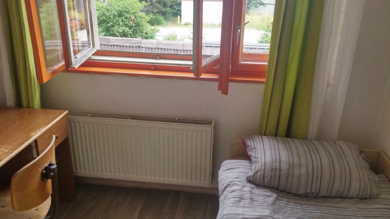 & Murgle Hostel